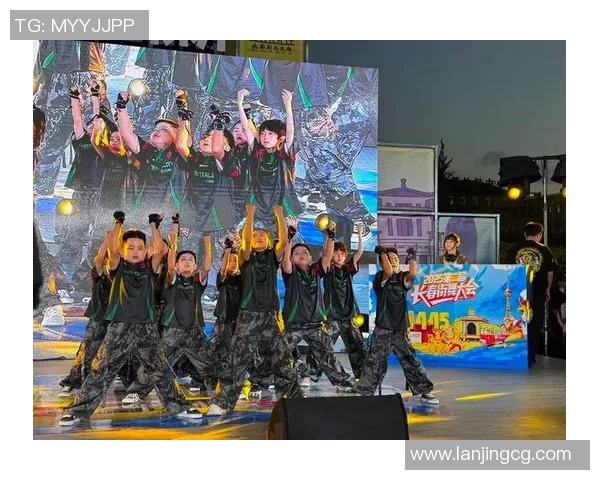 南京街舞队的团队协作变革引发热议展现街舞文化新风貌