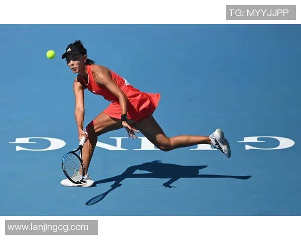 重庆网球队进攻体系解析：网球战术的创新与实践探讨